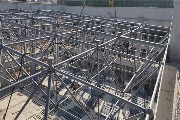 绥芬河球形网架制作